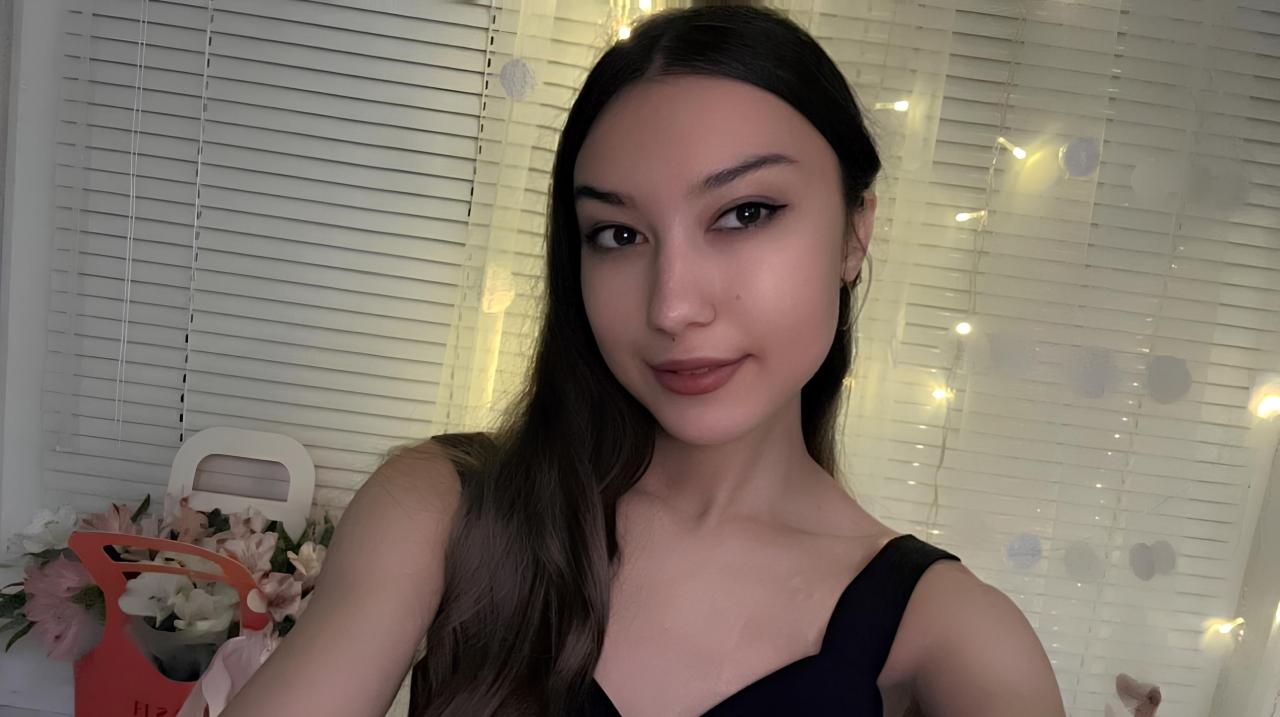 Webcam chat profile for LauraRay: Outfits