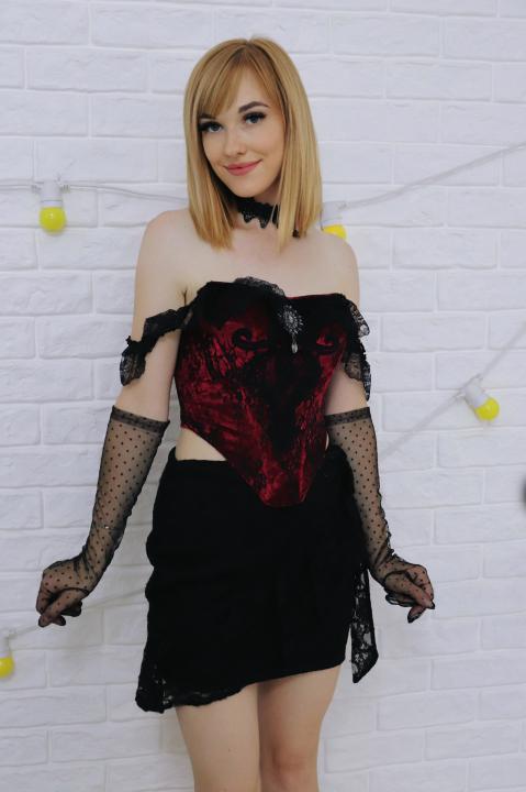 Webcam chat profile for SunMalins: Travel