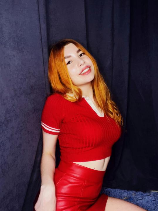 Webcam chat profile for EllaMur: Leather