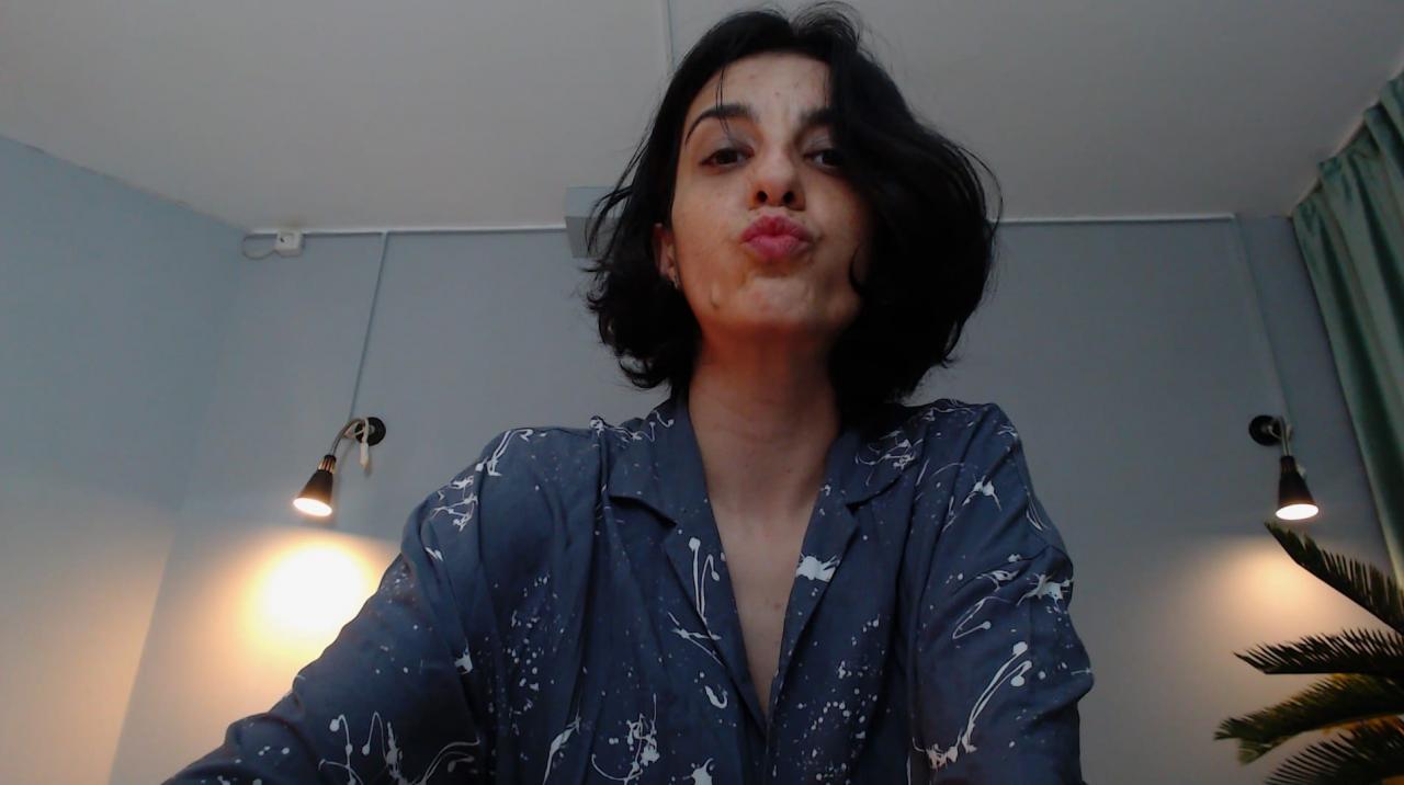 Start LIVE VideoChat with RedFlagX