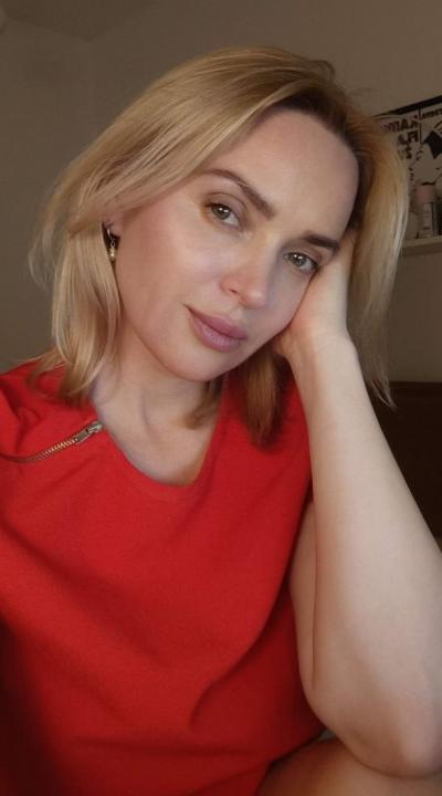 Webcam chat profile for Tianae: Music