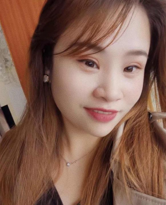 Webcam chat profile for Hermione56: Legs, feet & shoes