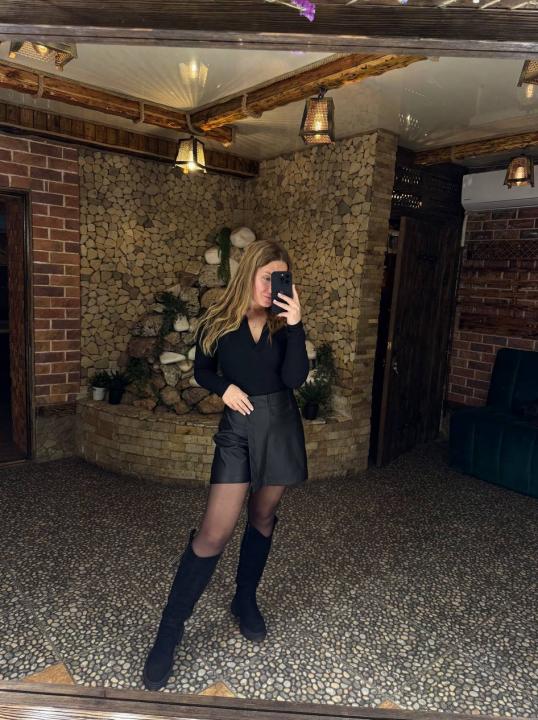 Webcam chat profile for MoonForYouu: Travel