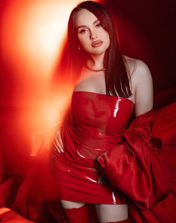 Webcam chat profile for MissCherryLady: Travel