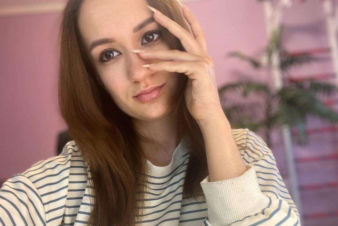 Webcam chat profile for AdorableKatty: Legs, feet & shoes