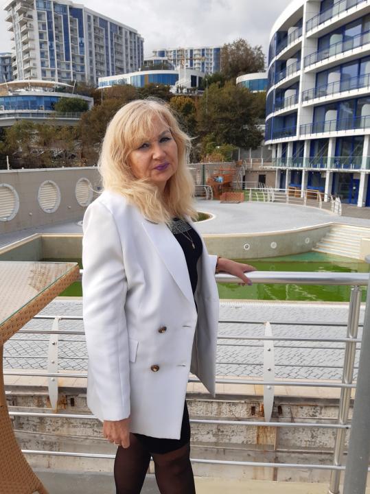 Webcam chat profile for MelanieBlonde: Ask about my other interests