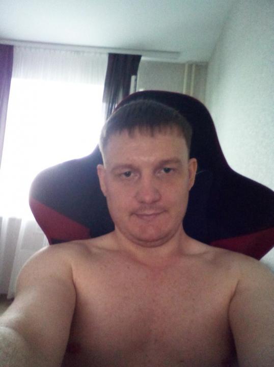 Webcam chat profile for MysteWanderer: Exhibition