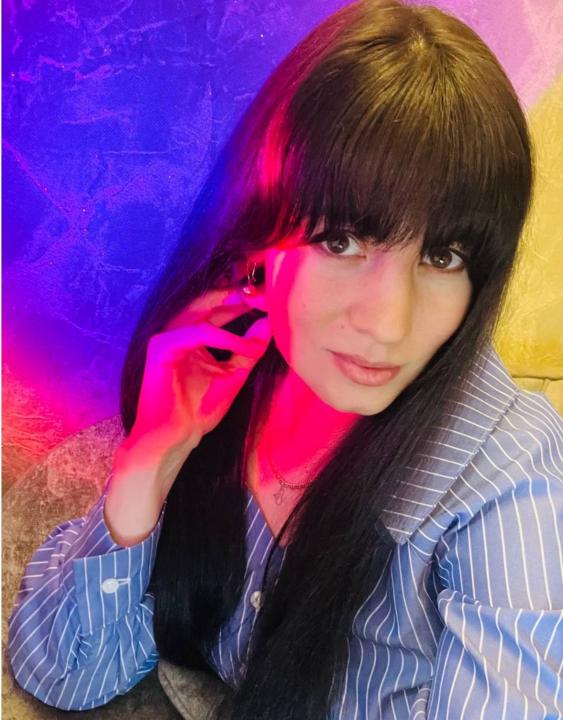 Webcam chat profile for KIEra