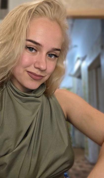 Webcam chat profile for Li5la: Ask about my Hobbies