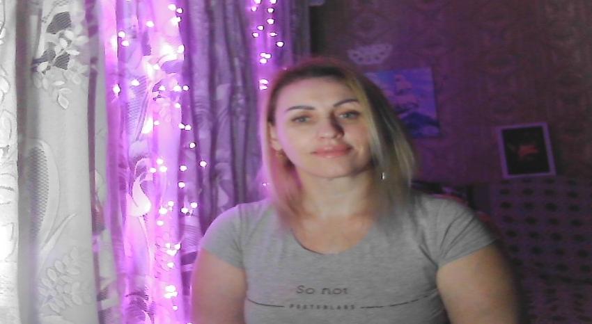 Webcam chat profile for SweetRoxi: Photography