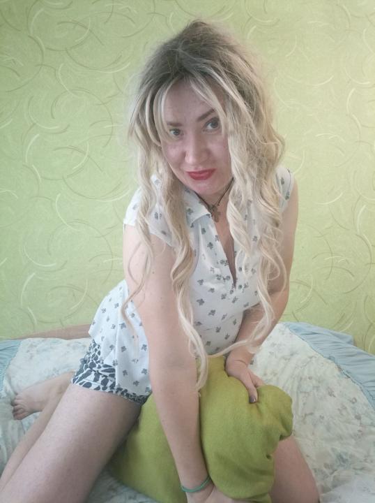 Webcam chat profile for 001Margo