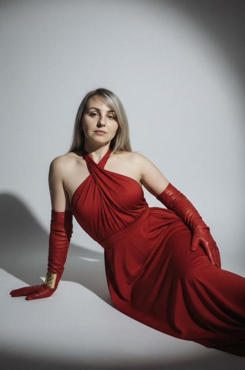 Webcam chat profile for WomanVi: Travel