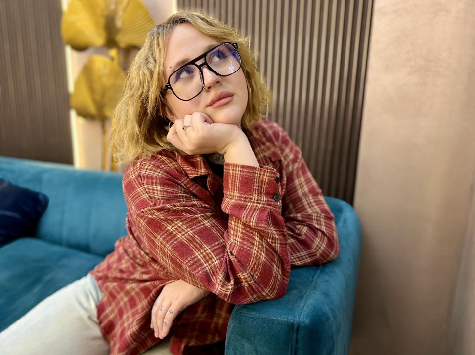 Webcam chat profile for SerenaV34: Lingerie & stockings