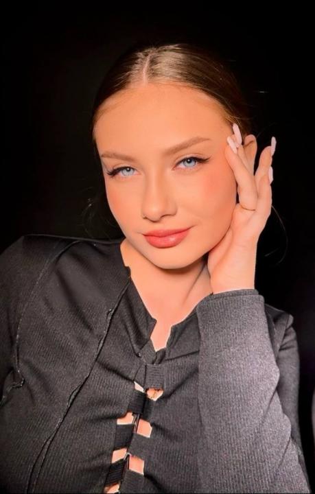 Webcam chat profile for AvelynNoir: Outfits