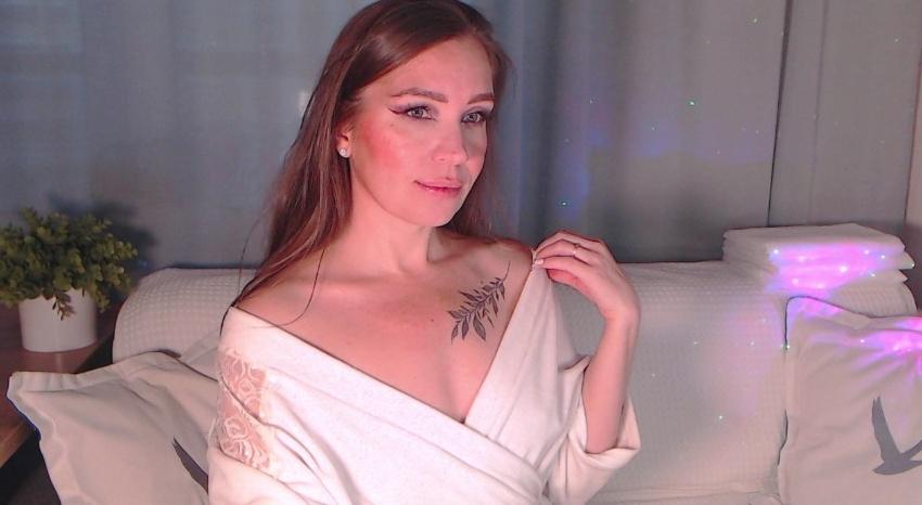 Webcam chat profile for Silvia69: Leather