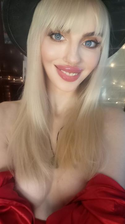 Webcam chat profile for MargoLin8643: Outfits