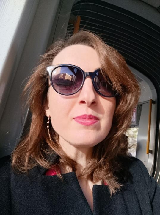 Webcam chat profile for Liiora: Dancing