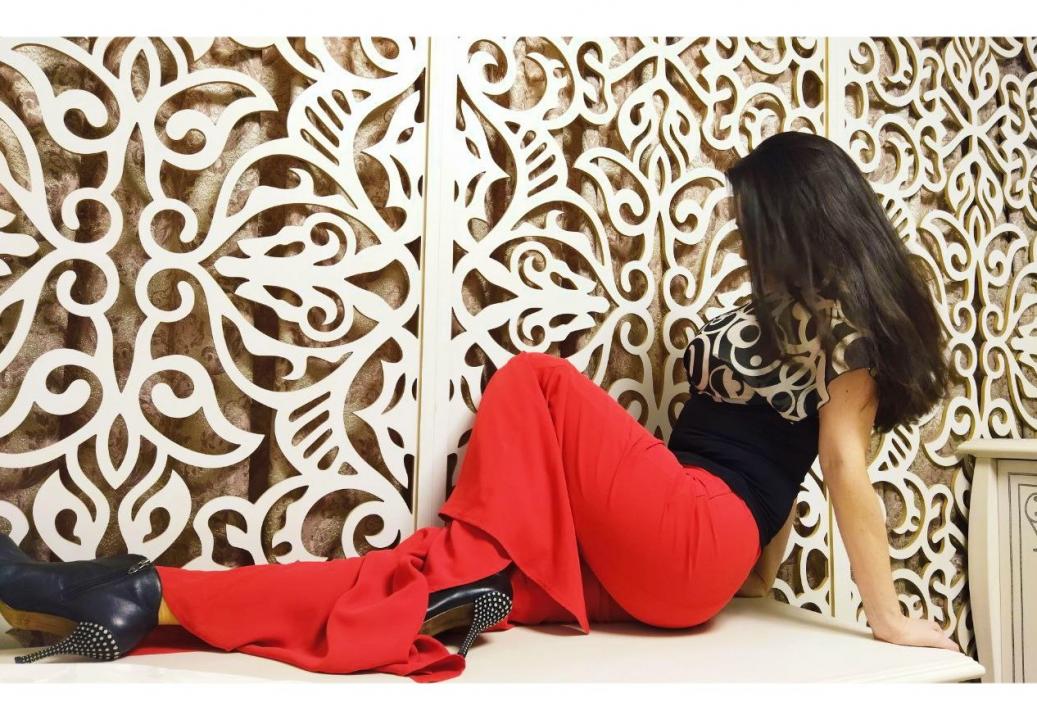 Webcam chat profile for LovingLady: Outfits