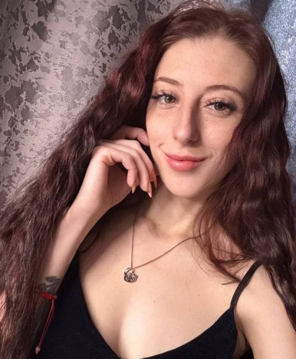 Webcam chat profile for 00Jasmine: Legs, feet & shoes