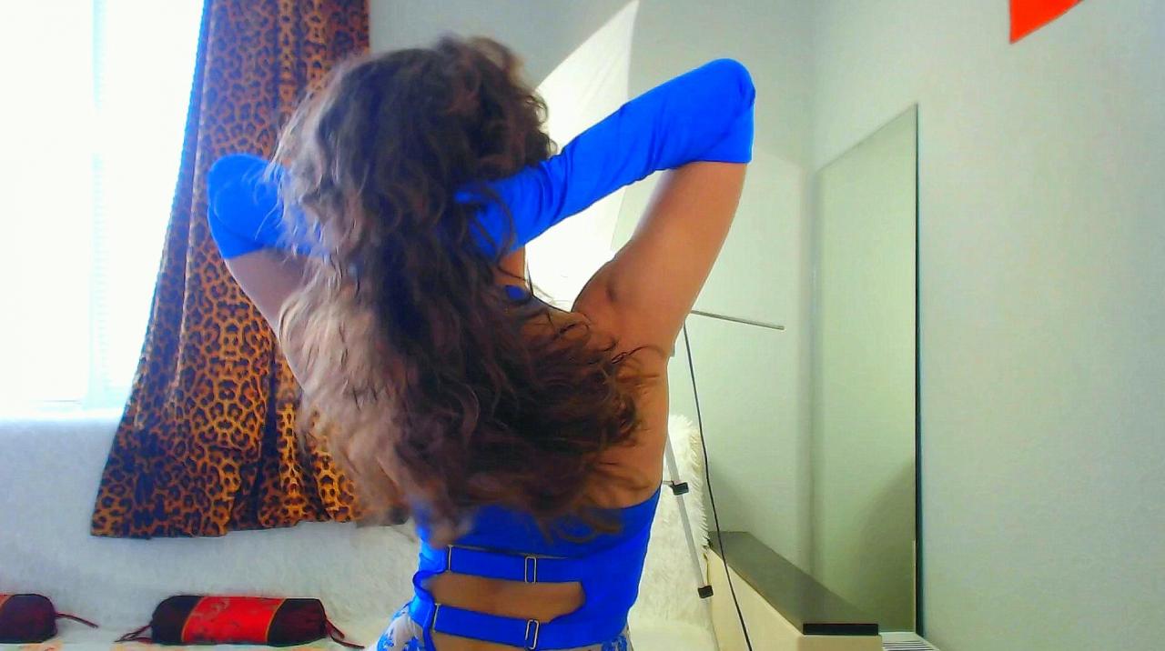 Webcam chat profile for MissLovely1: Leather