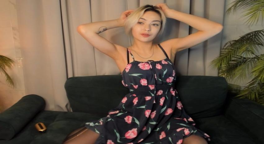 Webcam chat profile for AlysiaSun: Legs, feet & shoes