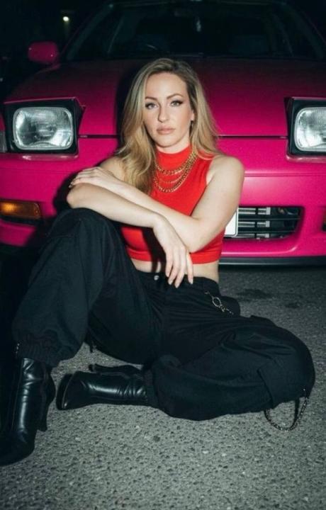 Webcam chat profile for Mariselle: Outfits