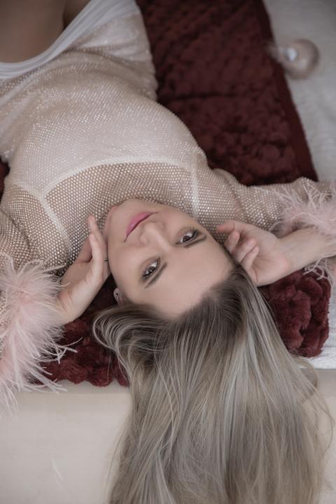 Webcam chat profile for lollyjull: Bondage & discipline