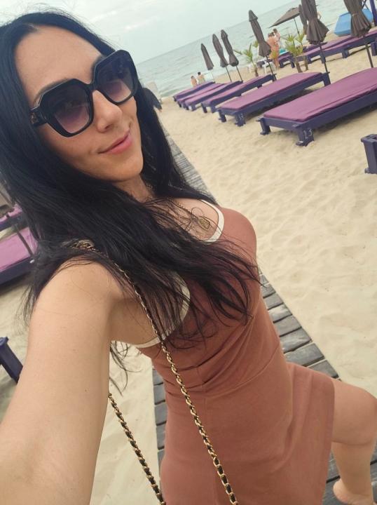 Webcam chat profile for Melan1e: Outfits