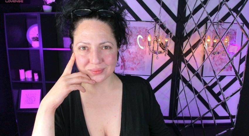 Webcam chat profile for AnitaMuse: Latex & rubber