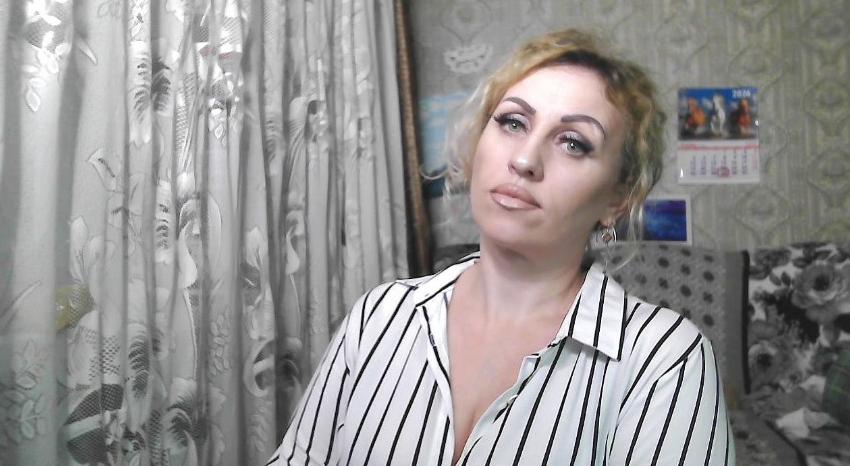 Webcam chat profile for SweetRoxi: Humor