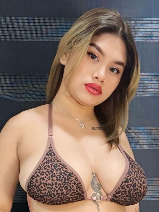 Webcam chat profile for Angelica4you: Legs, feet & shoes