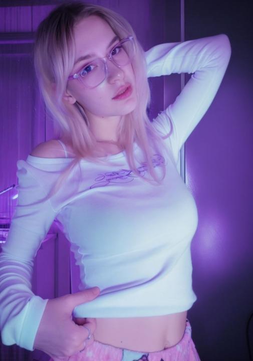 Webcam chat profile for Nyala: Ask about my Hobbies