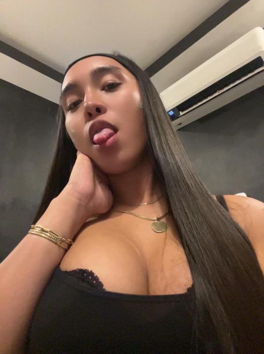 Webcam chat profile for AmberLimXXX: Kissing