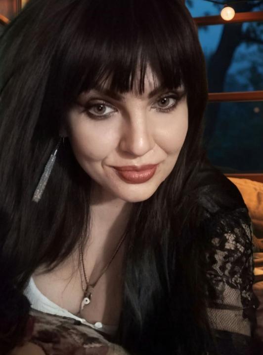 Webcam chat profile for Elisora: Dancing