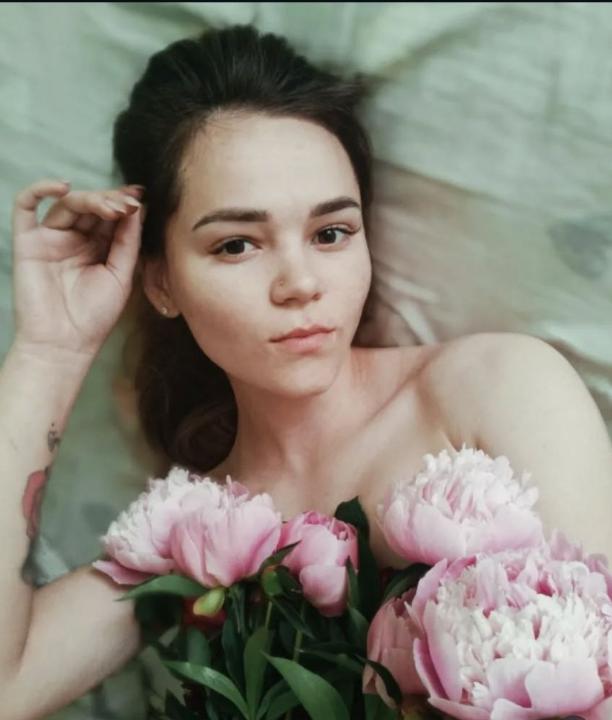 Webcam chat profile for Tavina: Dancing