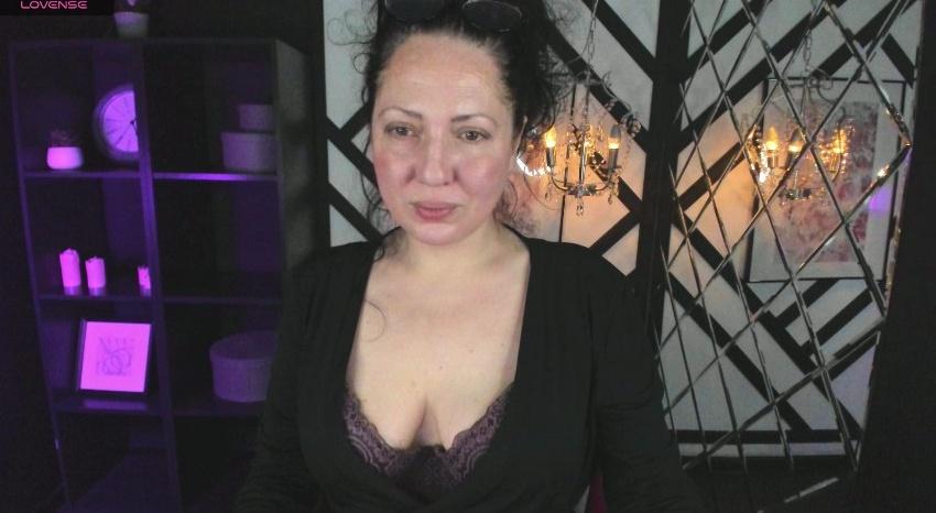 Webcam chat profile for AnitaMuse: Latex & rubber