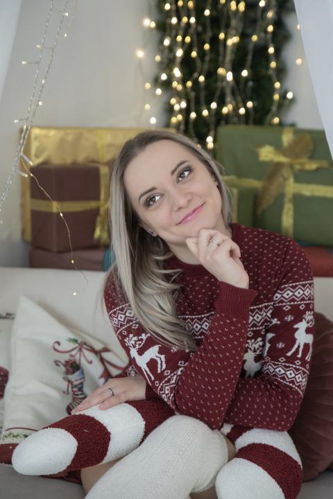 Webcam chat profile for lollyjull: Bondage & discipline