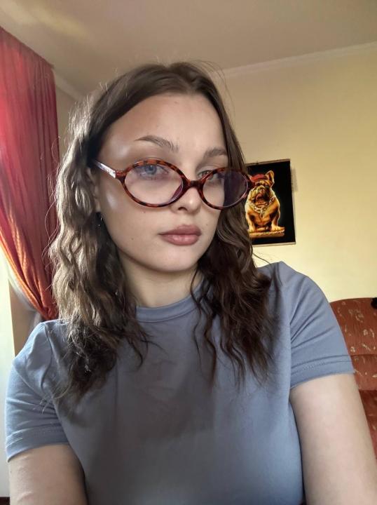 Webcam chat profile for MirraKitty: Outfits