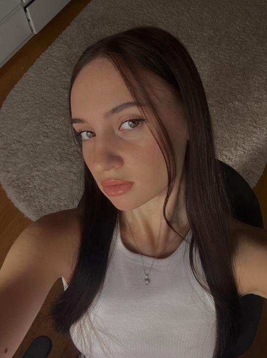 Webcam chat profile for AlishaSunn: Outfits