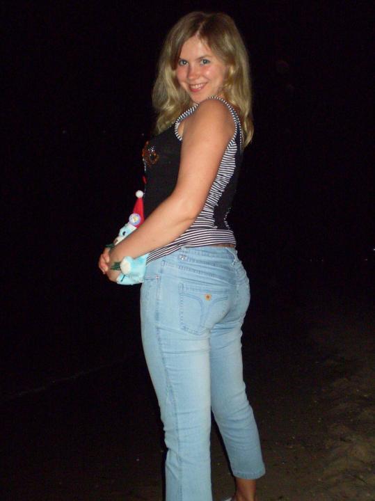 Webcam chat profile for SunnyBlondie: Travel