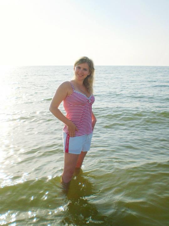 Webcam chat profile for SunnyBlondie: Travel