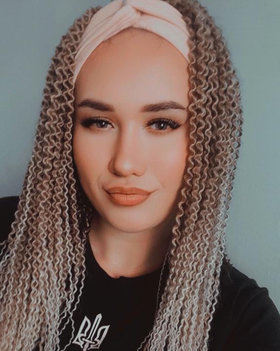 Webcam chat profile for Asia31: Fitness