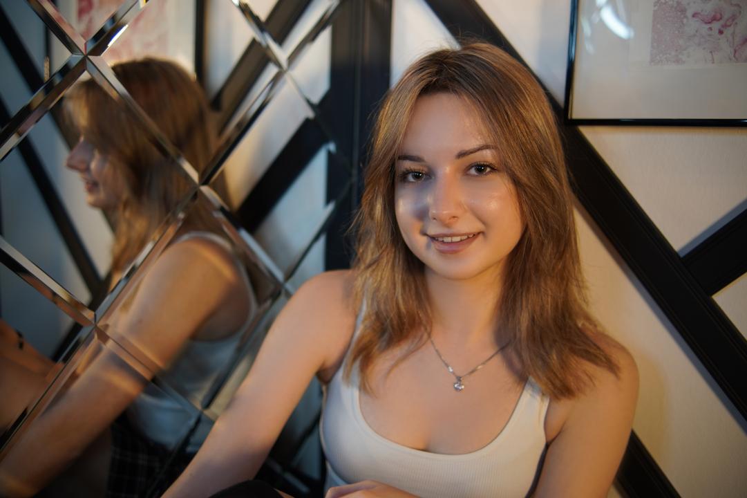 Webcam chat profile for JessieCuti: Legs, feet & shoes