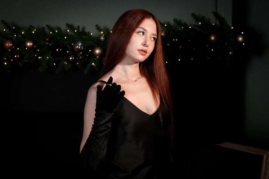 Webcam chat profile for ElleSweet: Latex & rubber