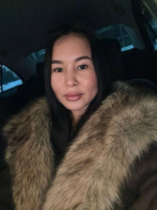 Webcam chat profile for MarianneX: Legs, feet & shoes