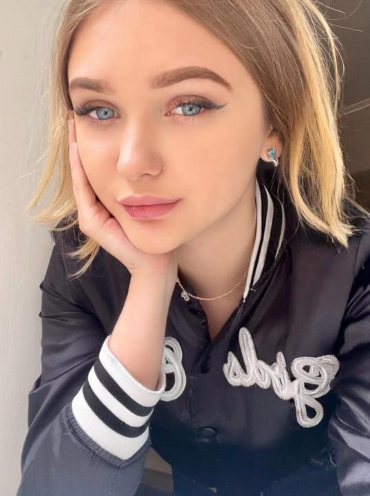 Webcam chat profile for BrightSun: Cooking