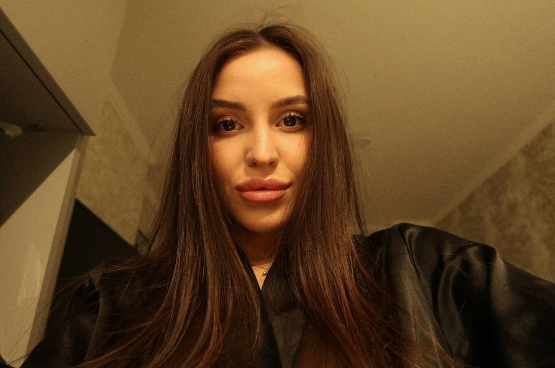 Webcam chat profile for Violet