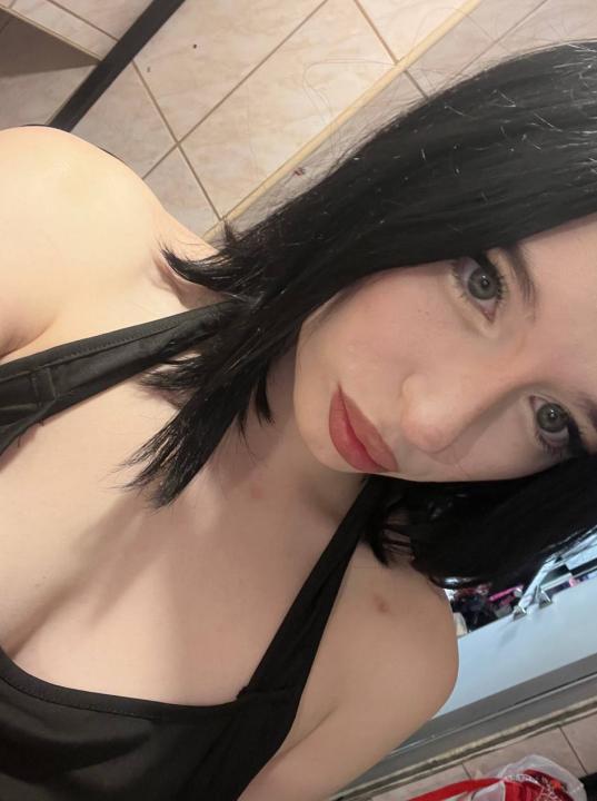 Webcam chat profile for LisaBevy: Dominatrix