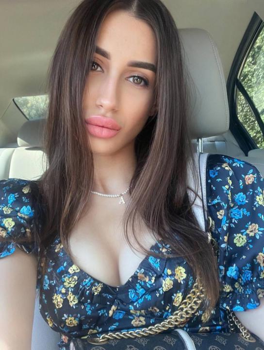 Webcam chat profile for 1Alisa: Ask about my Hobbies