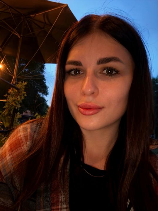 Webcam chat profile for KIRAZKIRA: Conversation